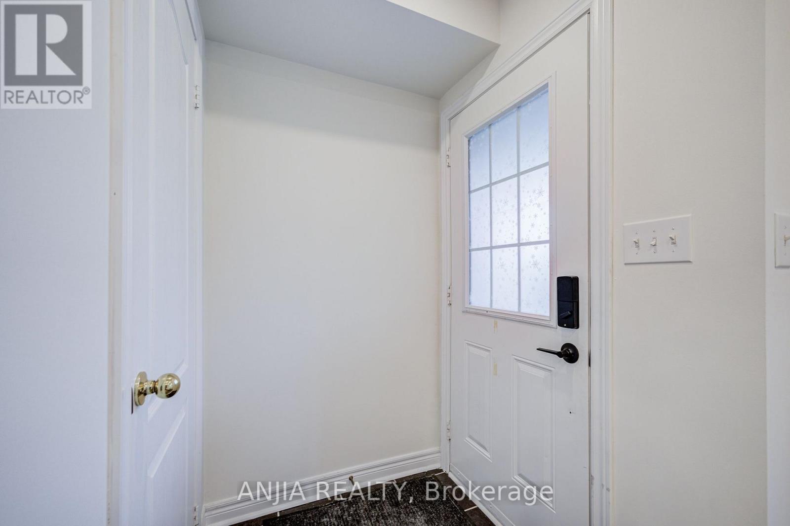375 WHITE’S HILL AVENUE, Markham photo 4