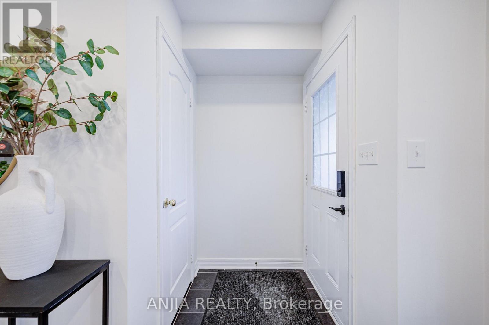 375 WHITE'S HILL AVENUE - 5