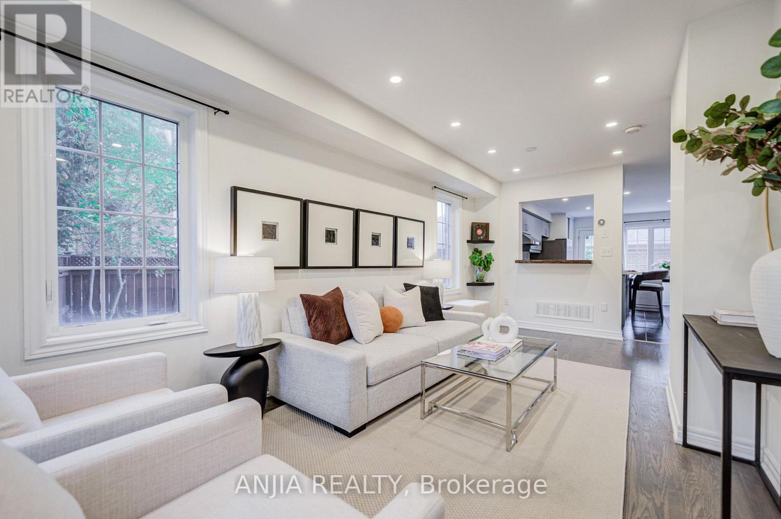 375 WHITE'S HILL AVENUE - 6