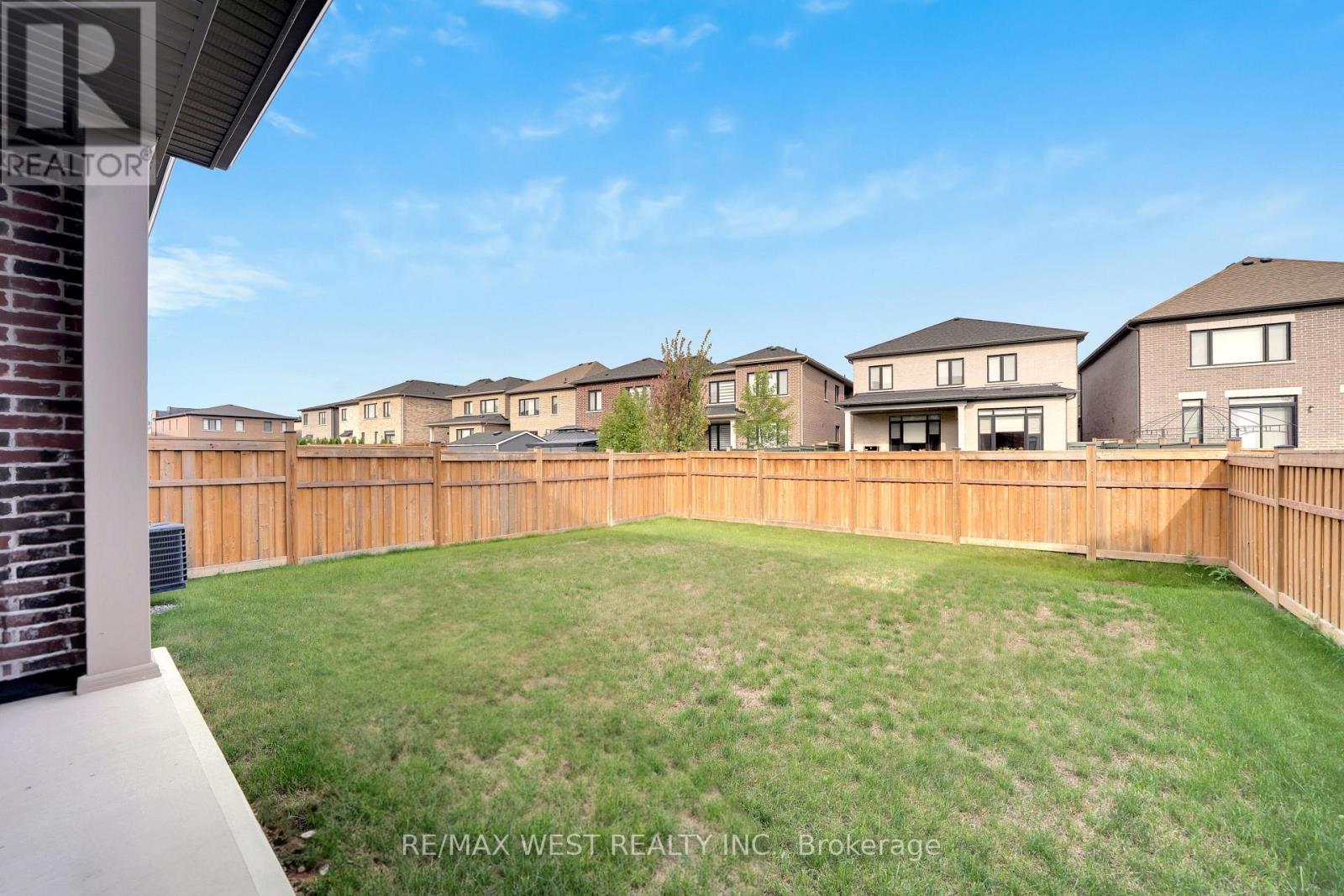 201 Bellefond Street, Vaughan, ON photo 32