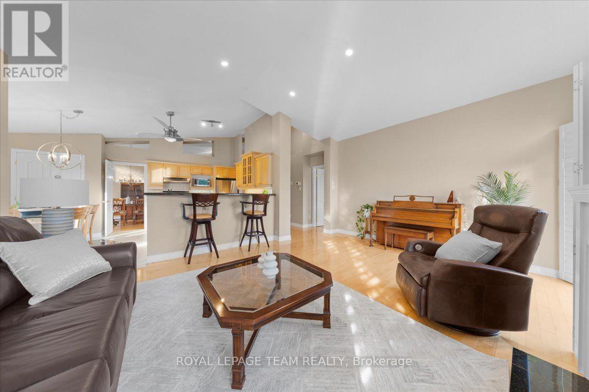 6 AMBERLAKES DRIVE - Image 10