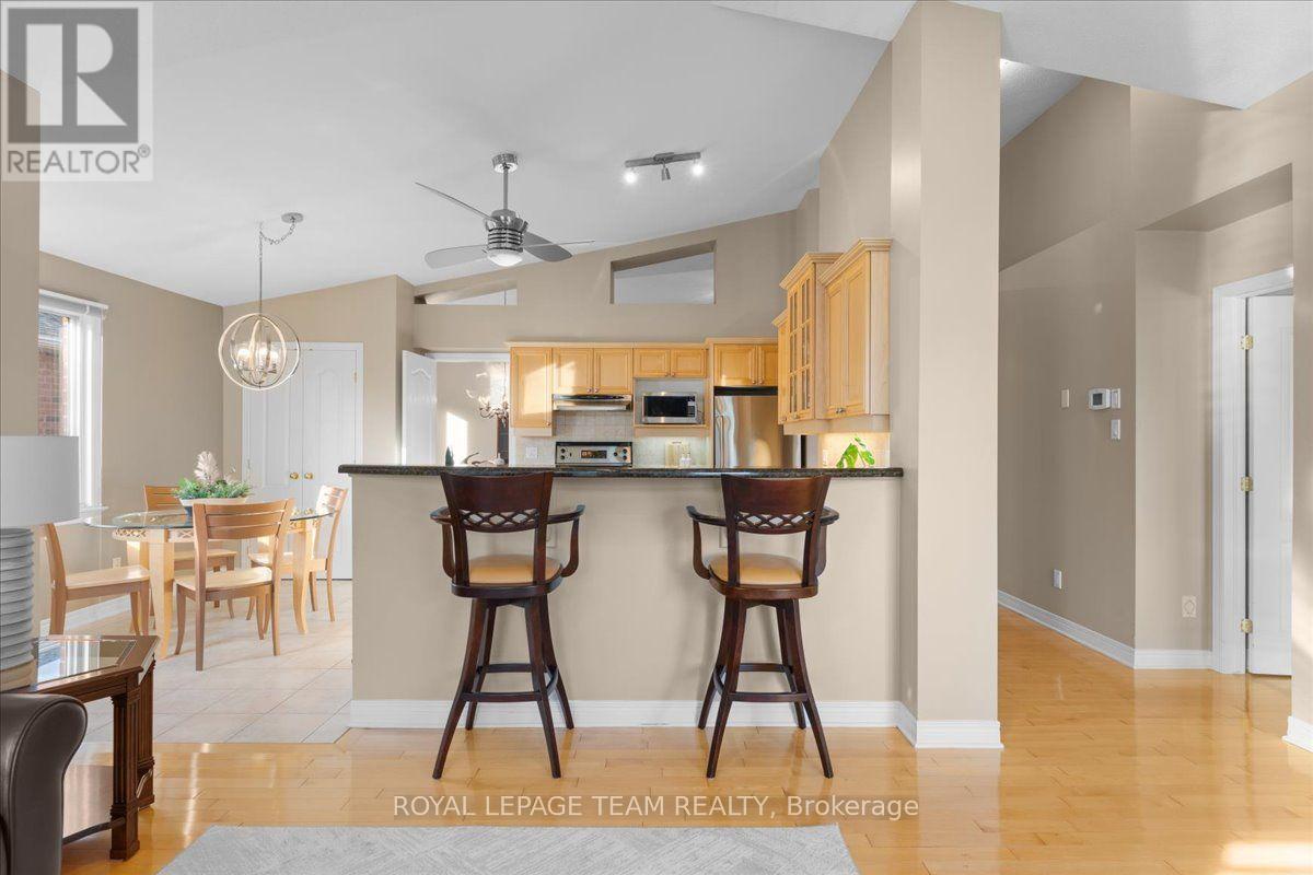 6 AMBERLAKES DRIVE - 11