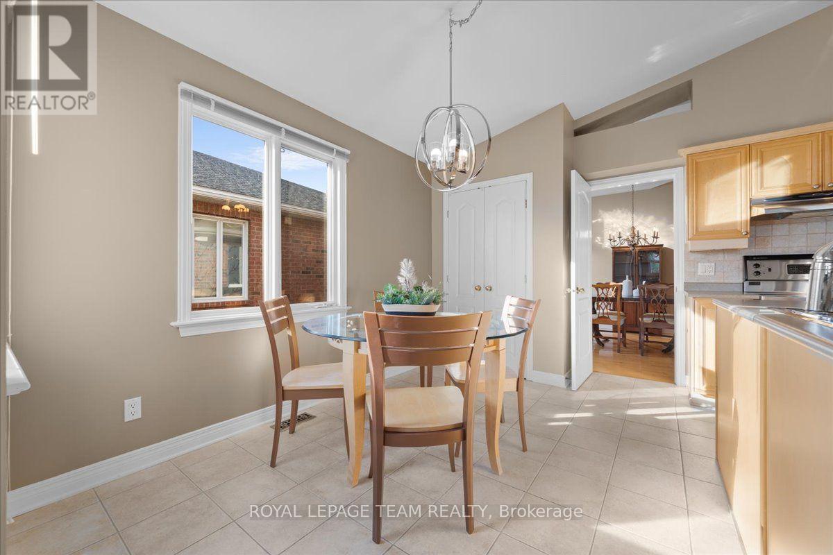 6 AMBERLAKES DRIVE - Image 12