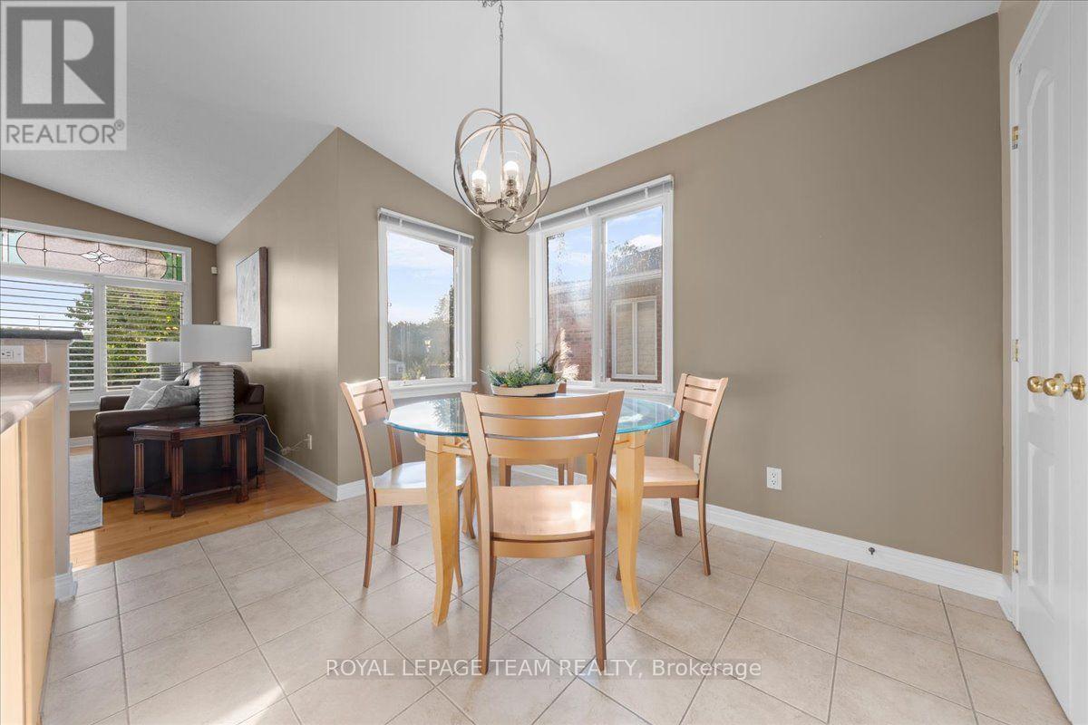 6 AMBERLAKES DRIVE - 13