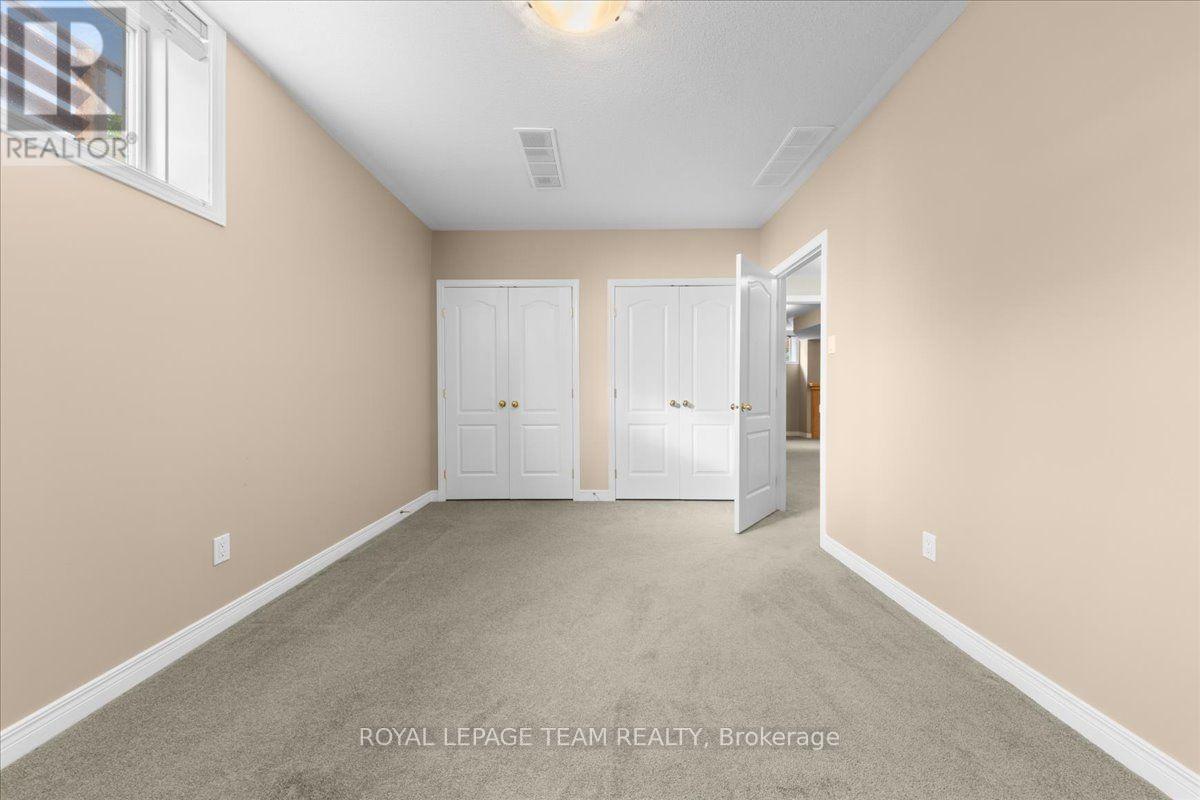 6 AMBERLAKES DRIVE - Image 19