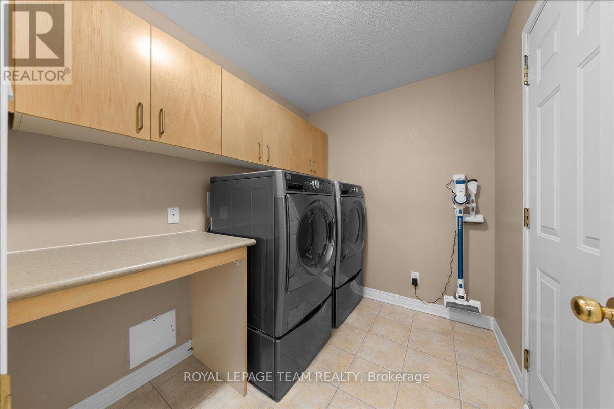 6 AMBERLAKES DRIVE - 20