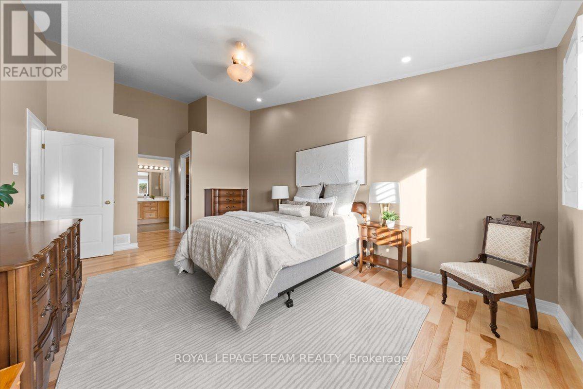 6 AMBERLAKES DRIVE - Image 24