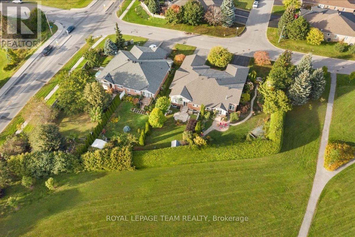 6 AMBERLAKES DRIVE - 40