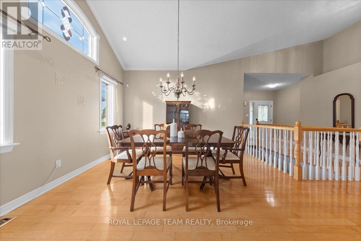 6 AMBERLAKES DRIVE - 5