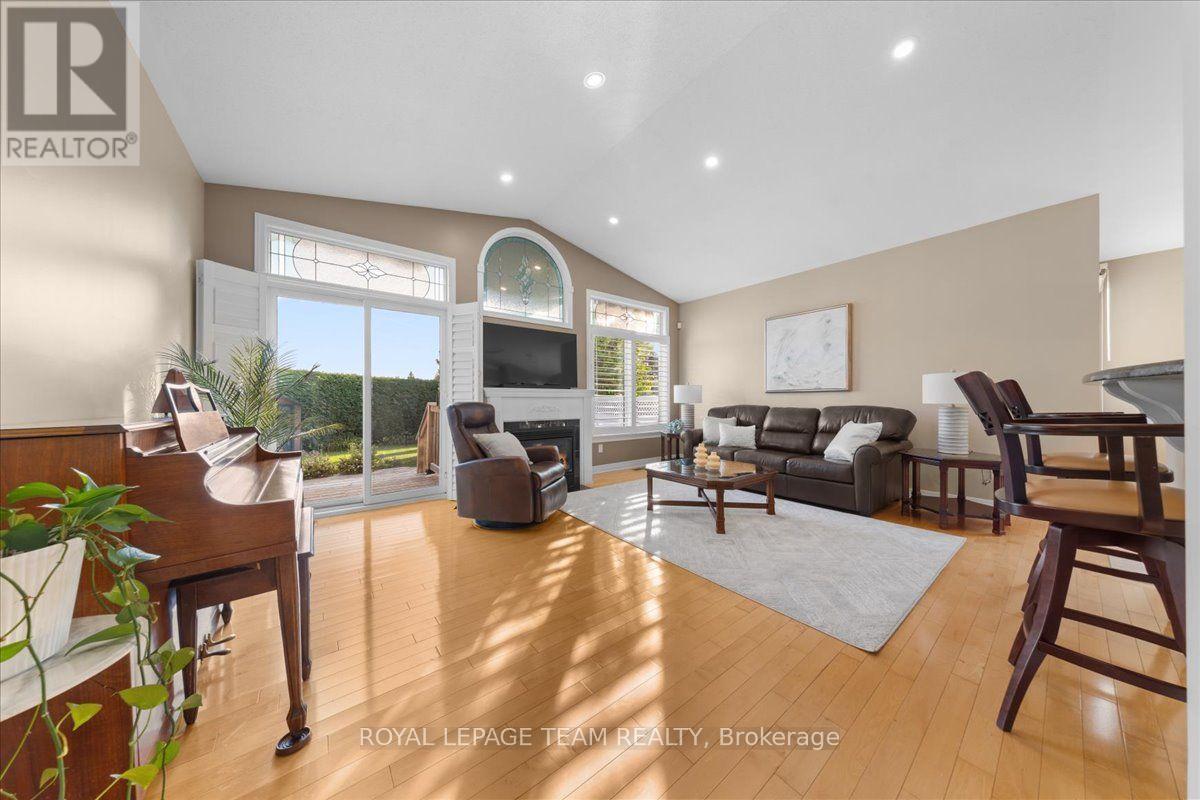 6 AMBERLAKES DRIVE - Image 6
