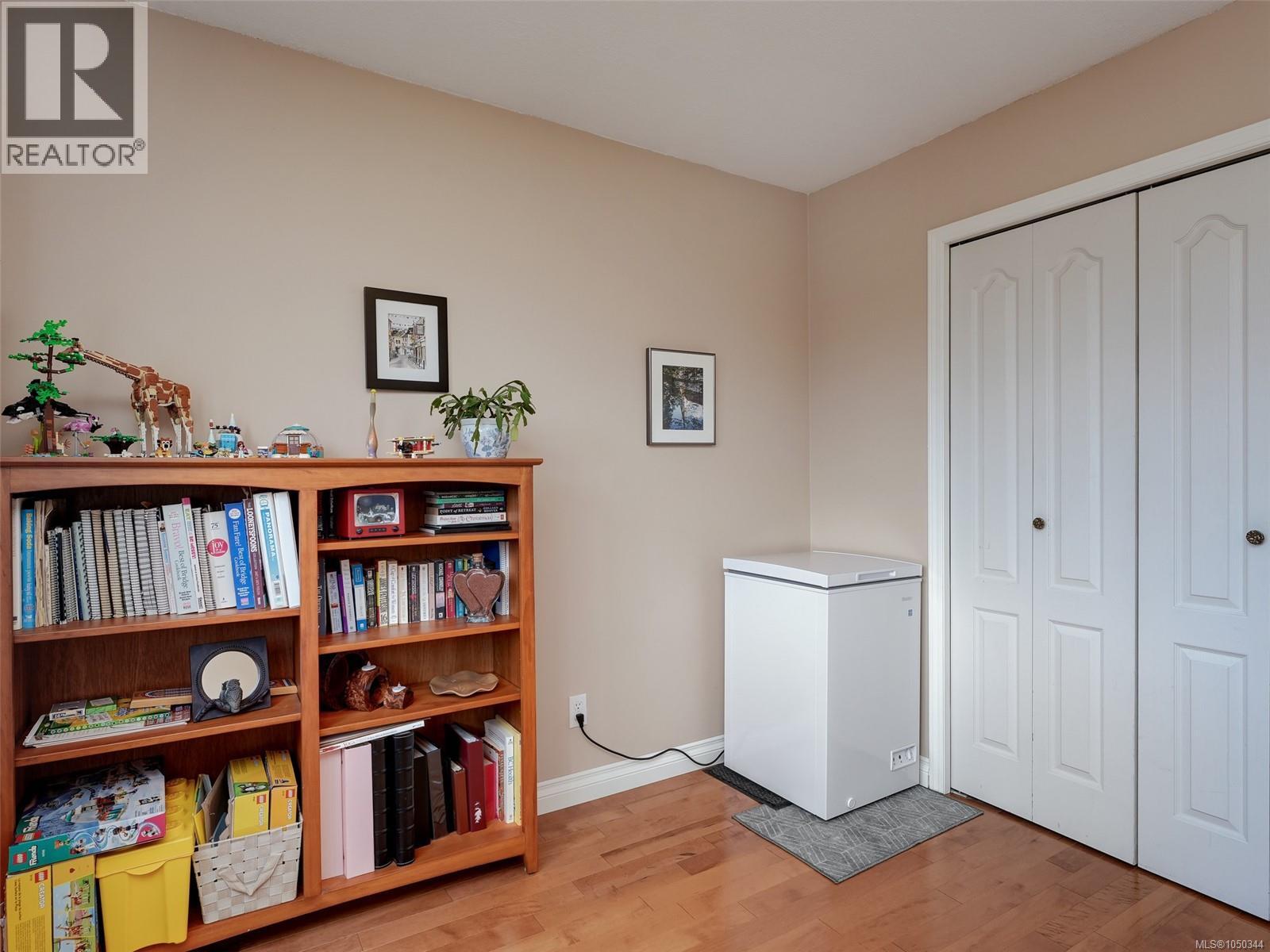 #202 7070 West Saanich Rd - 15