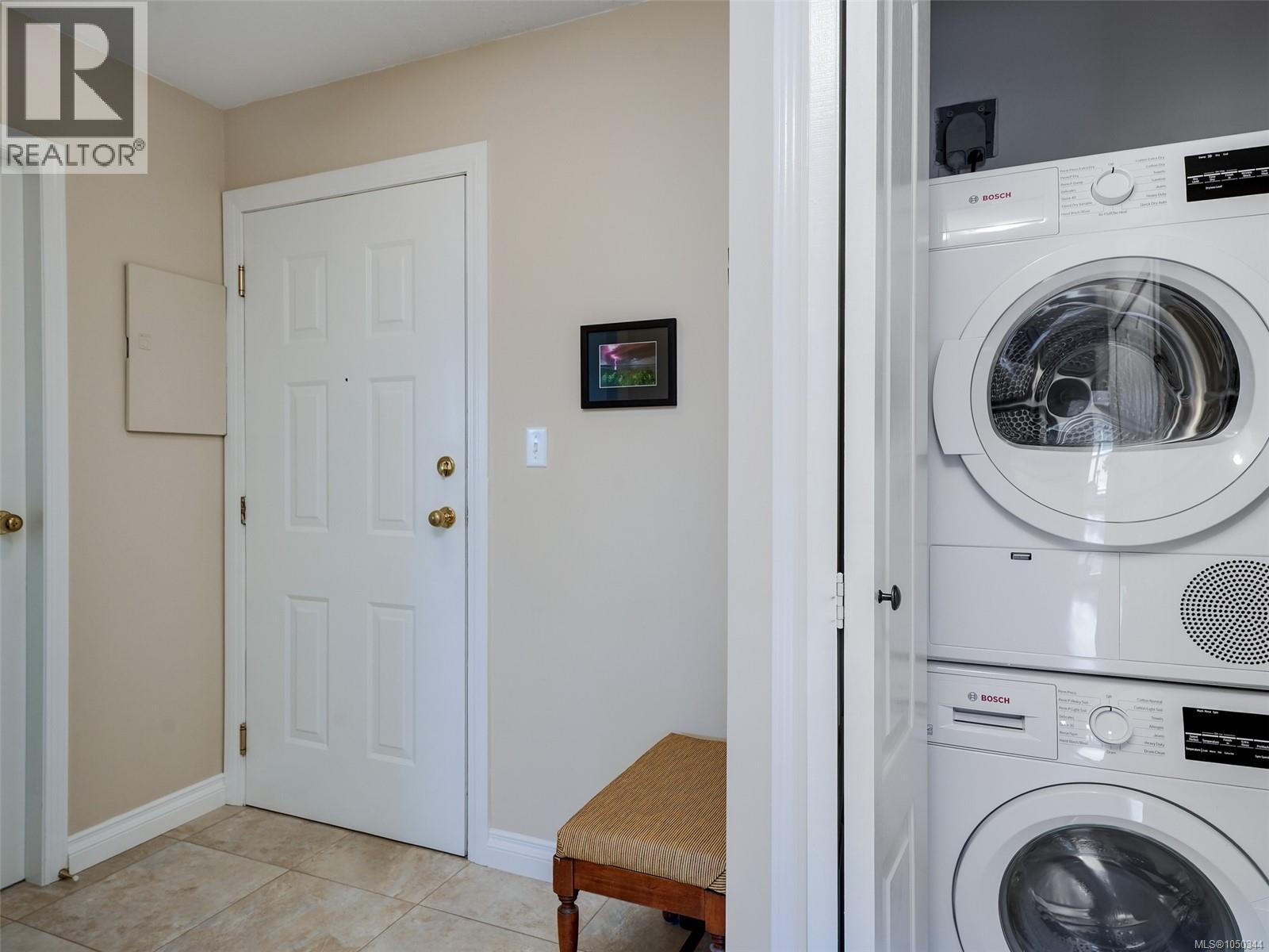 #202 7070 West Saanich Rd - 16