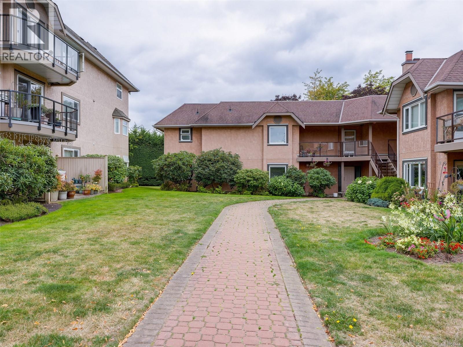 #202 7070 West Saanich Rd - 19