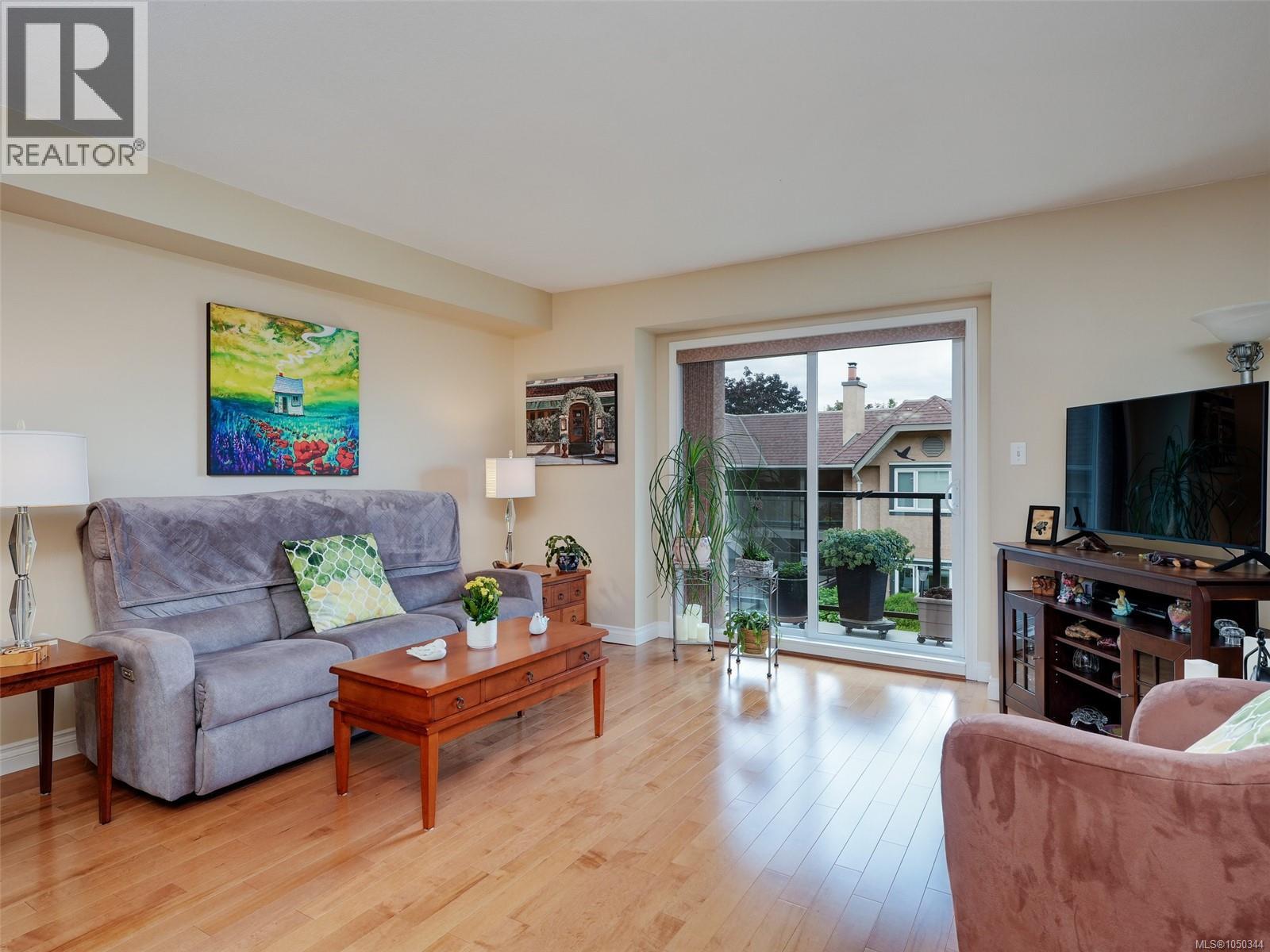 #202 7070 West Saanich Rd - 2