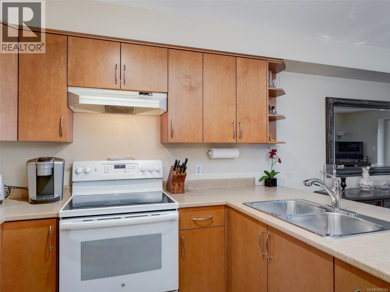 #202 7070 West Saanich Rd - Image 8