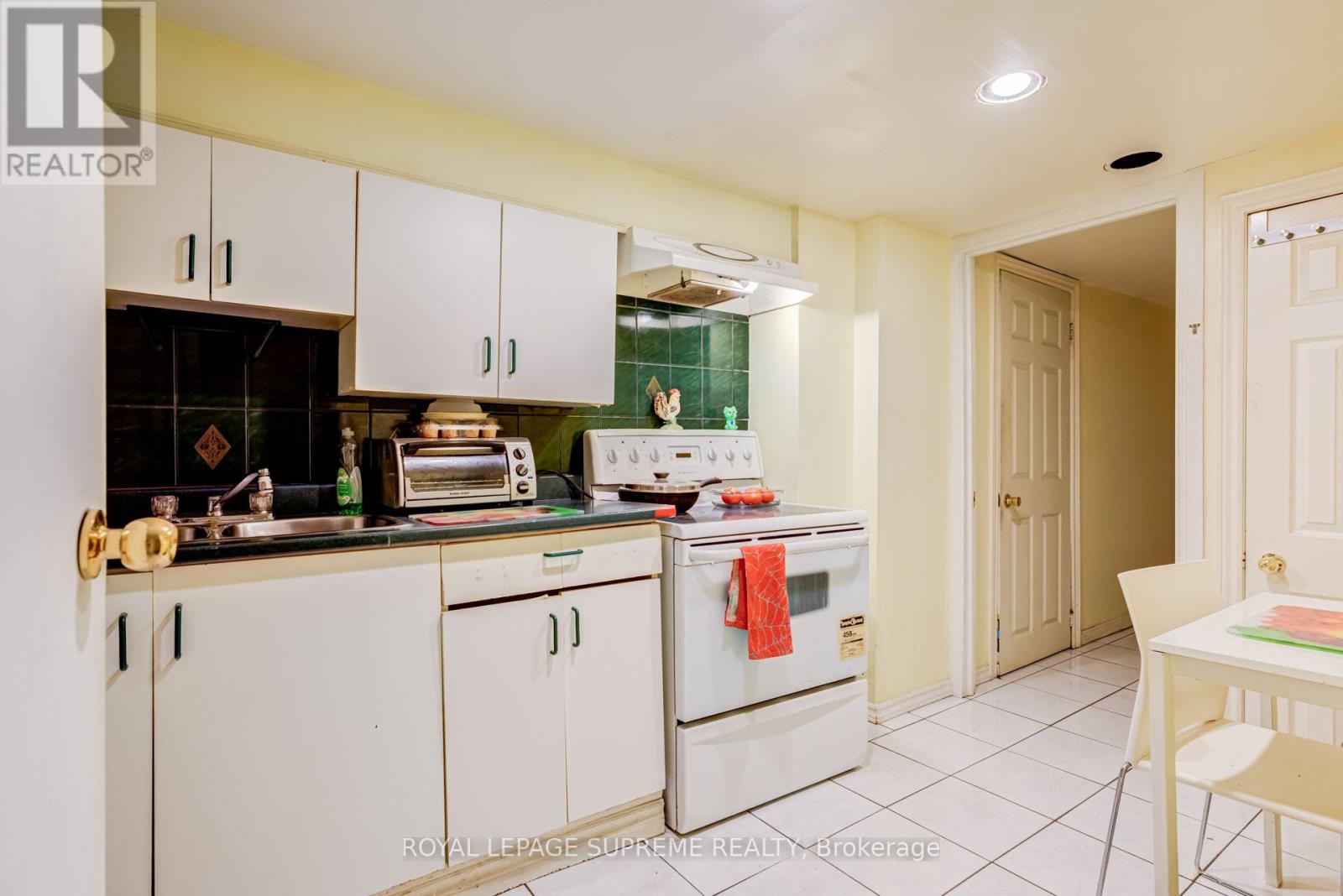 136 WINSTON PARK BOULEVARD - 22