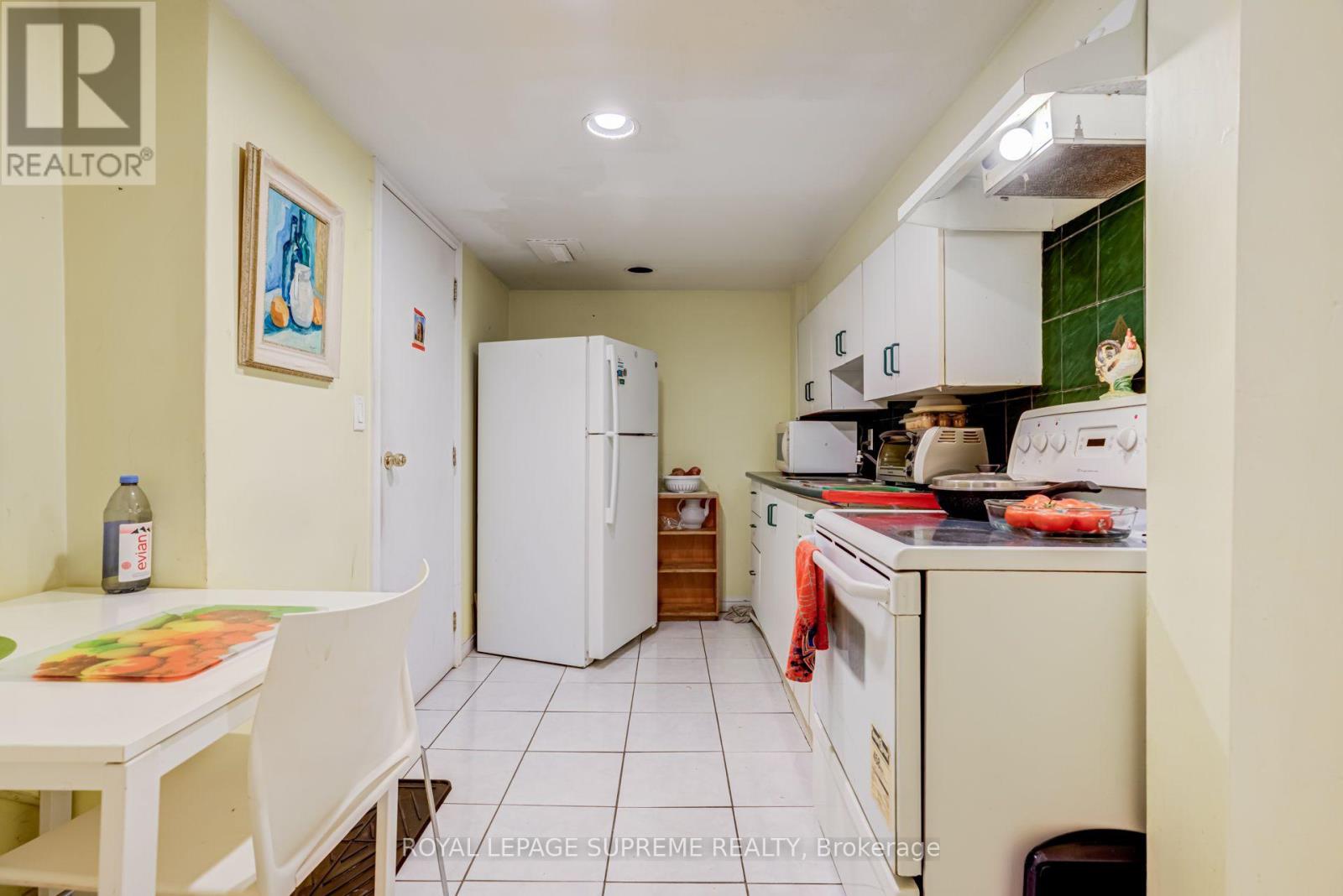 136 WINSTON PARK BOULEVARD - 23