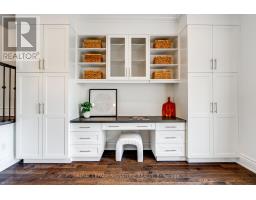 18 Matthew Court, Toronto, ON M9B0C1 Photo 12