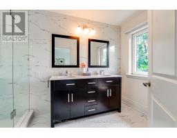 18 Matthew Court, Toronto, ON M9B0C1 Photo 17