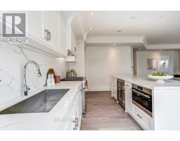 302 - 4 The Kingsway, Toronto, ON M8X2T1 Photo 22