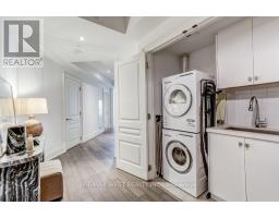 302 - 4 The Kingsway, Toronto, ON M8X2T1 Photo 40