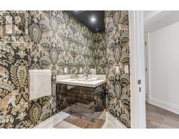 302 - 4 The Kingsway, Toronto, ON M8X2T1 Photo 42