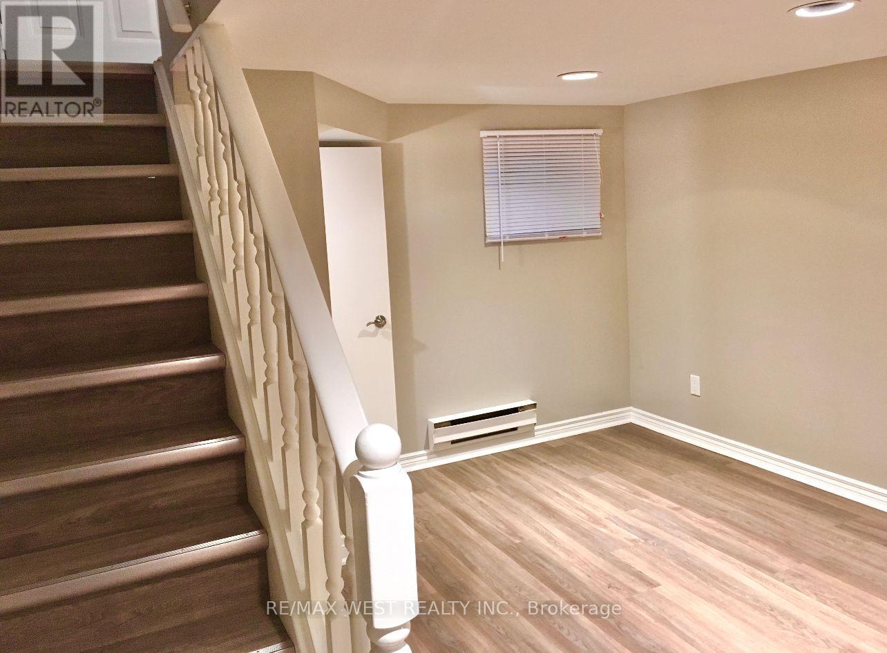 Photo of 173 LAPPIN AVENUE E