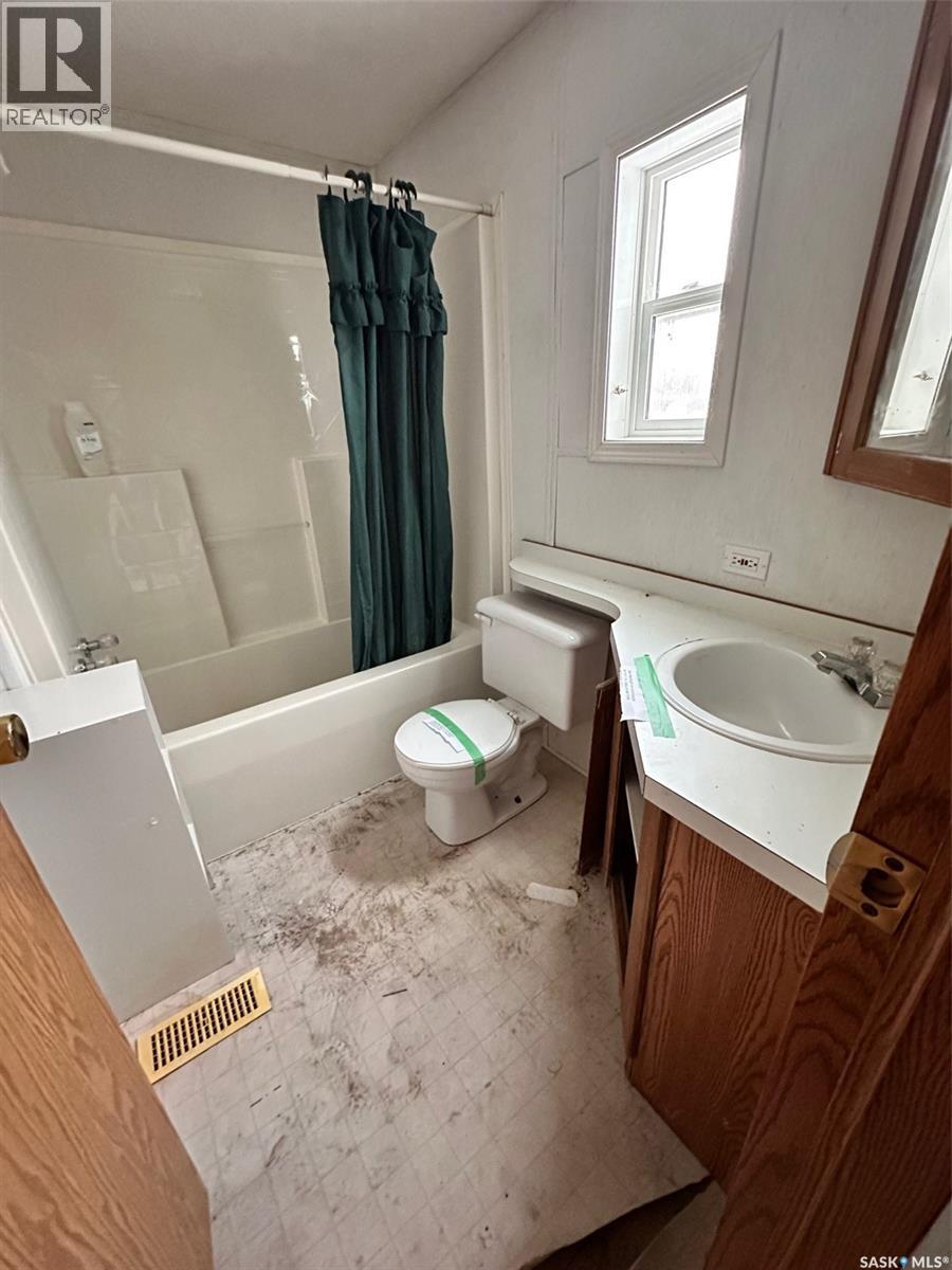 106 2nd AVENUE SW, Dorintosh — photo 4