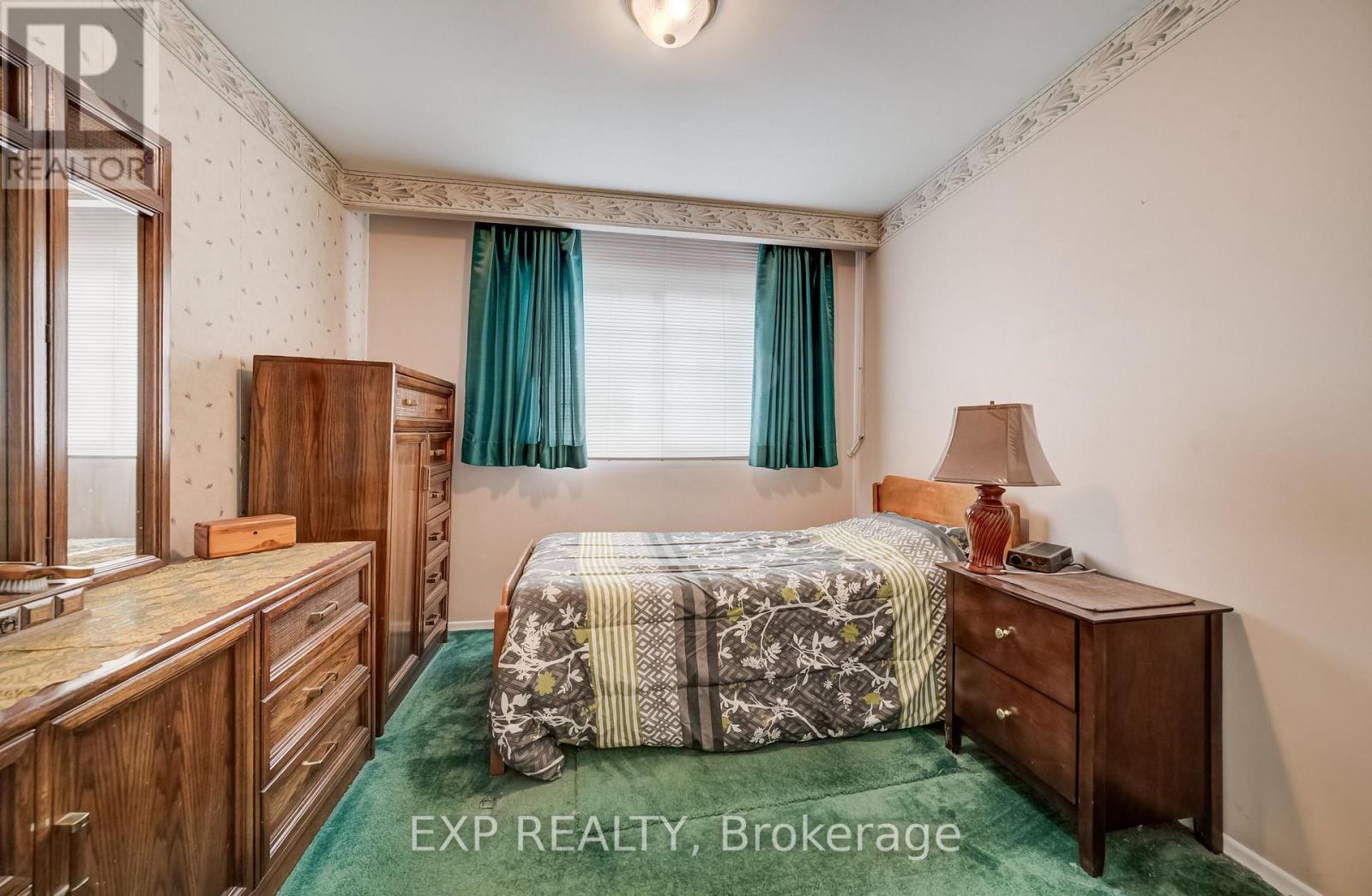 16 BONNYLYN DRIVE - 21