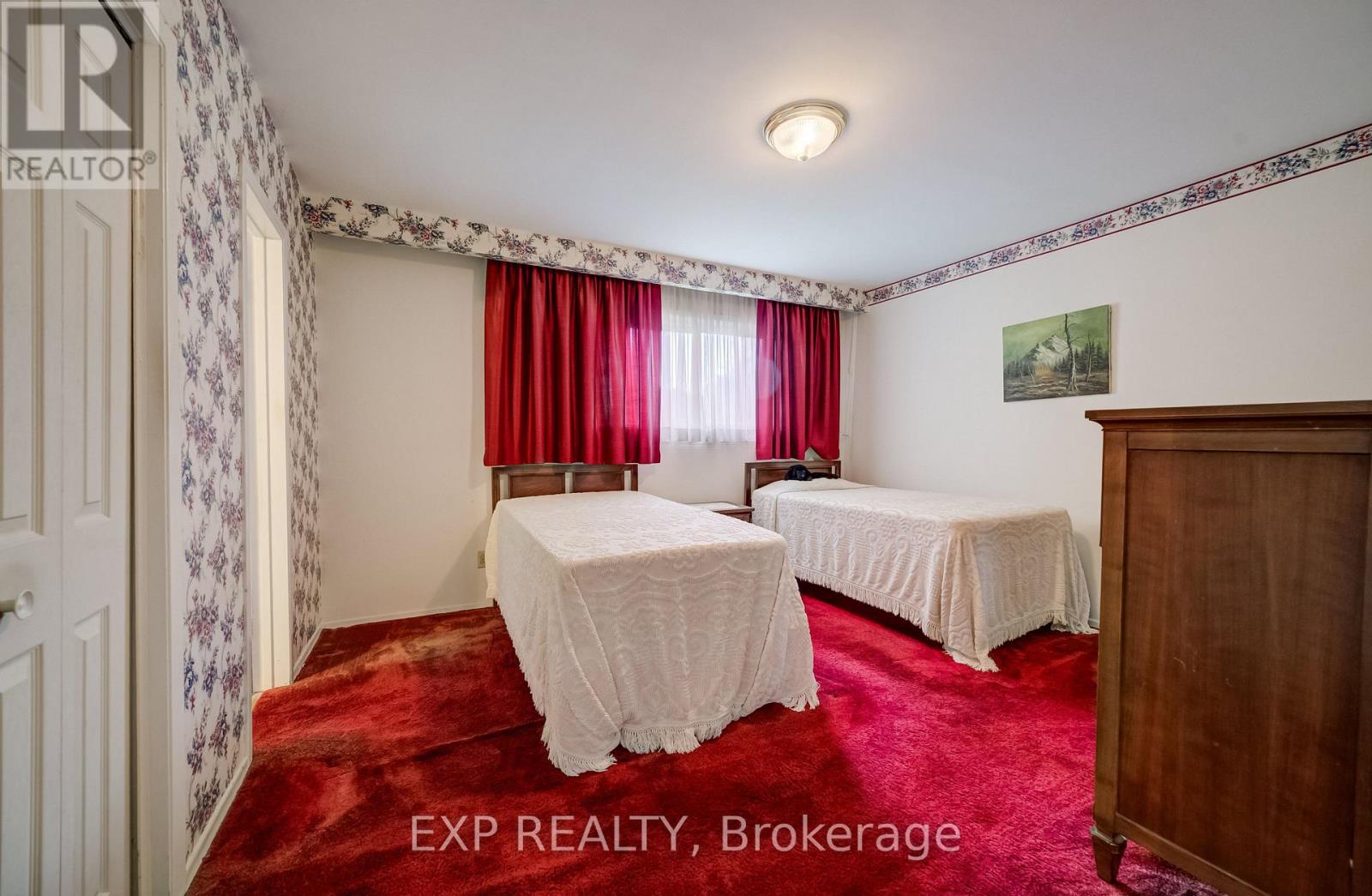 16 BONNYLYN DRIVE - 24