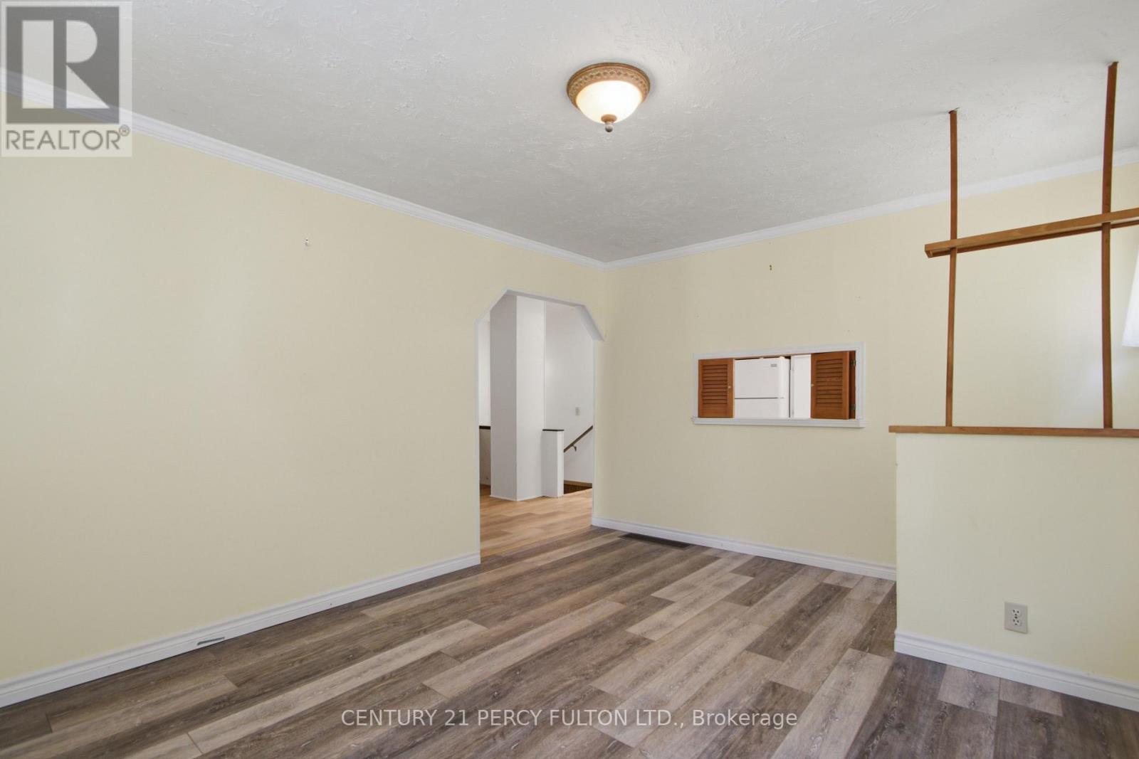 7 Valleyview Crescent, Belleville (Belleville Ward), Ontario, K8P3E9, Belleville (Belleville Ward), Ontario — photo 5 of 5