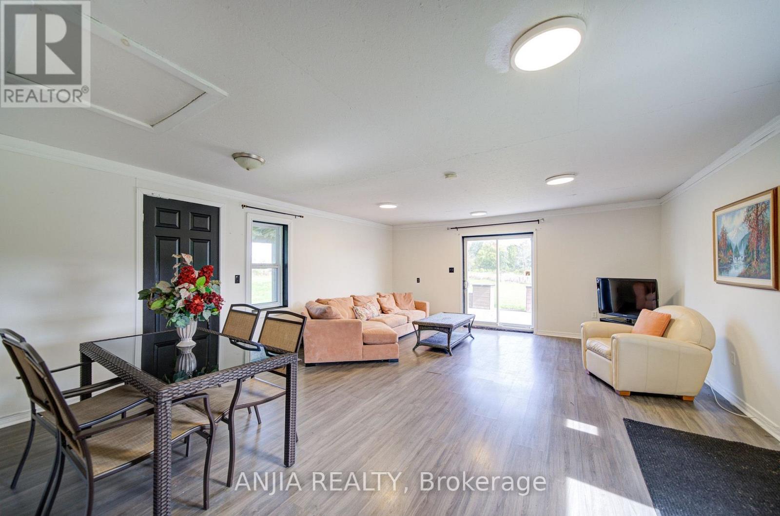 1290 ROSEBUSH ROAD - 16