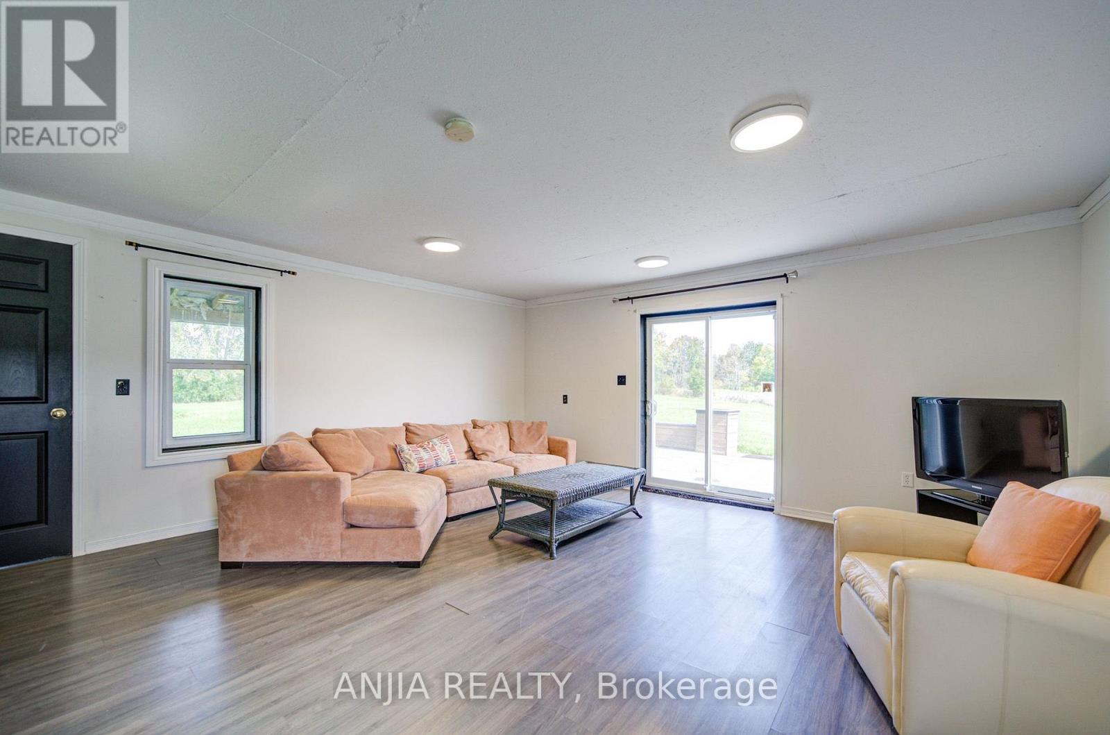 1290 ROSEBUSH ROAD - 18