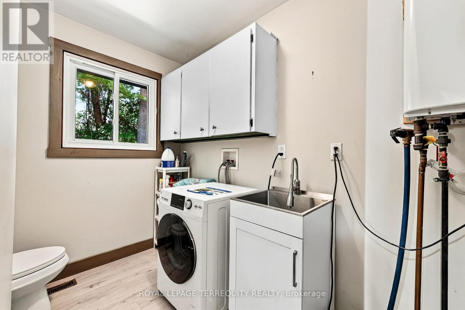 43B BRIGHTS LANE - Image 28