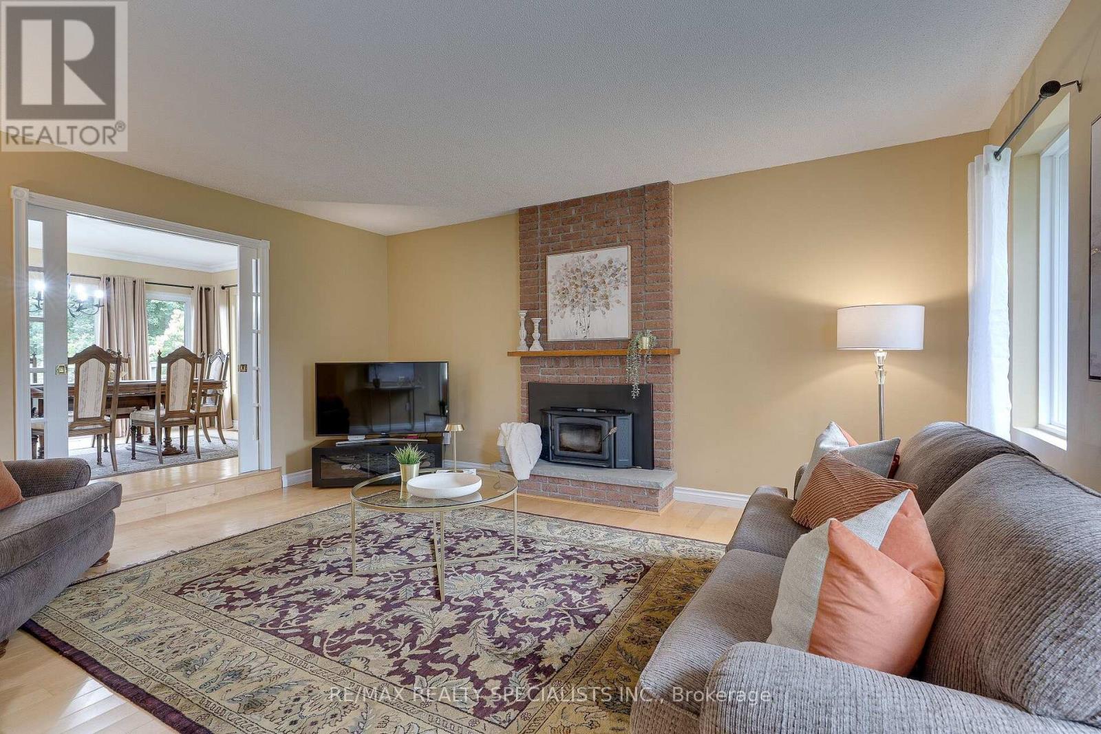 44 GEORGE CRESCENT - Image 11
