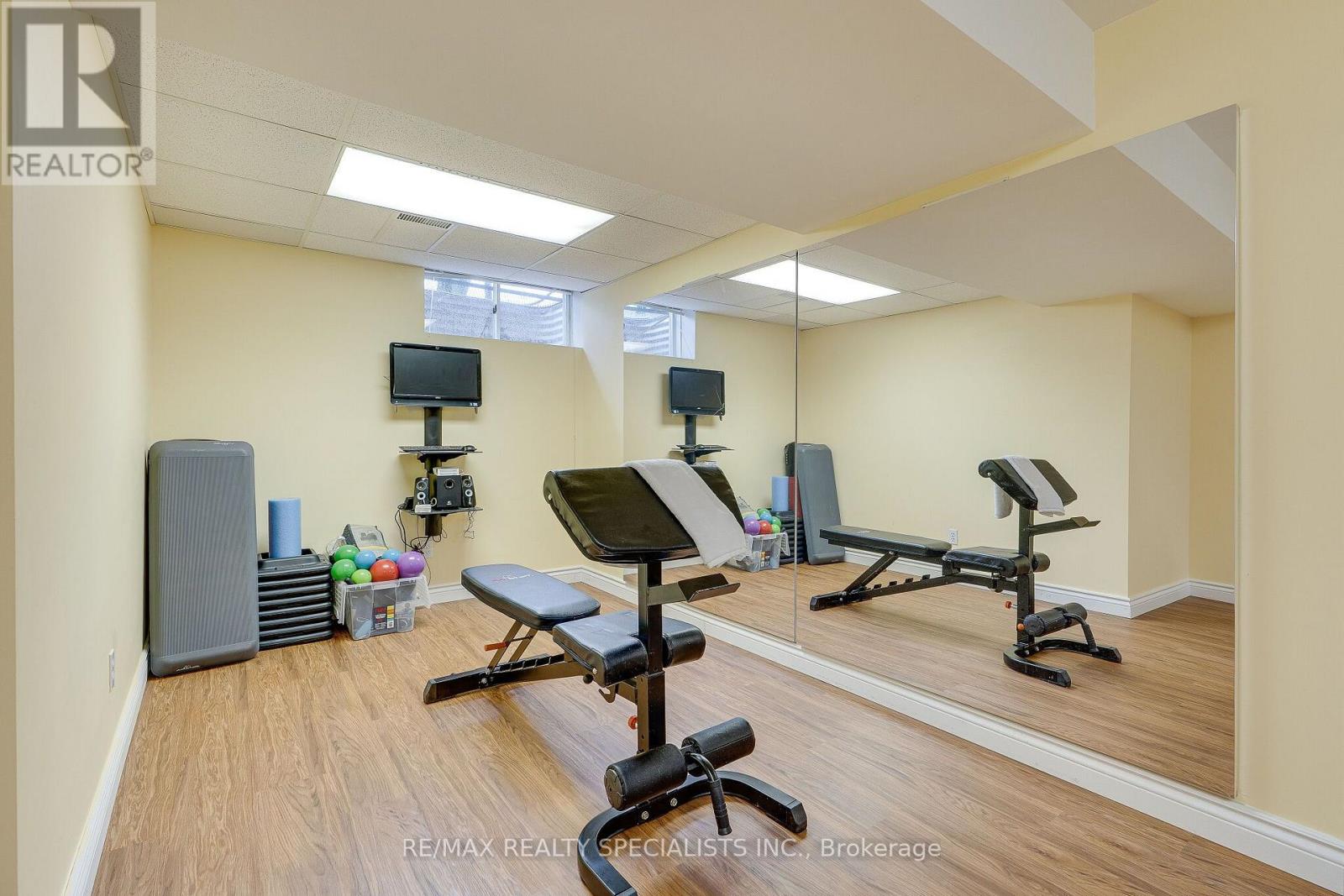 44 GEORGE CRESCENT - Image 36