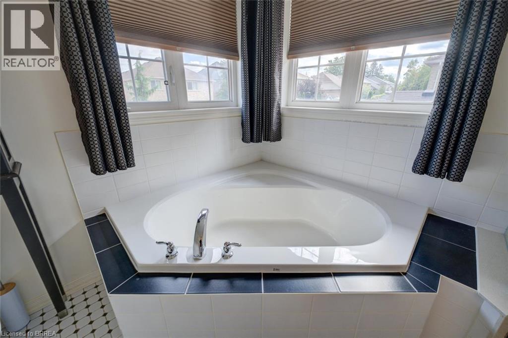 15 DAVIDSON Court - Image 27