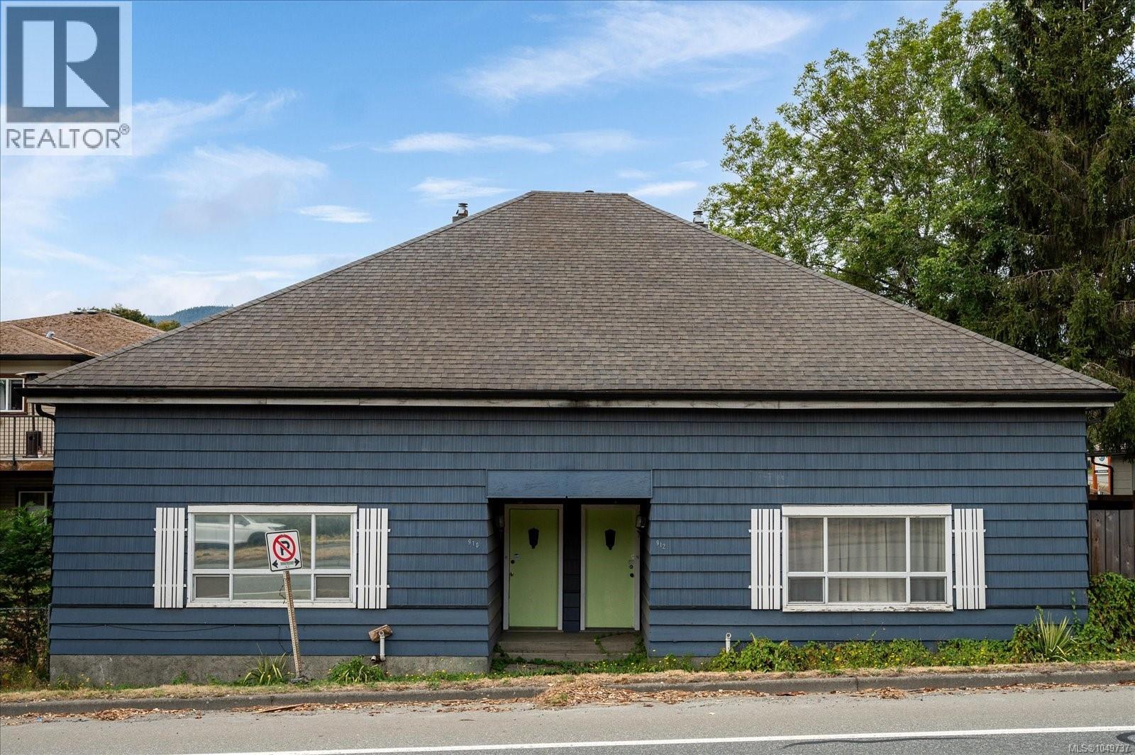 910 Esplanade Ave