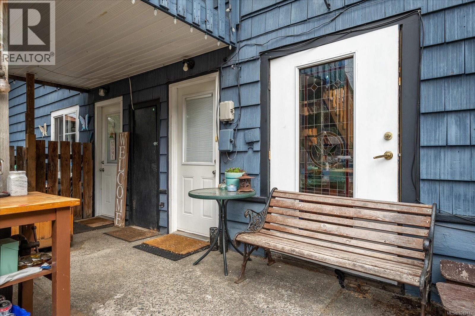 910 Esplanade Ave - Image 24