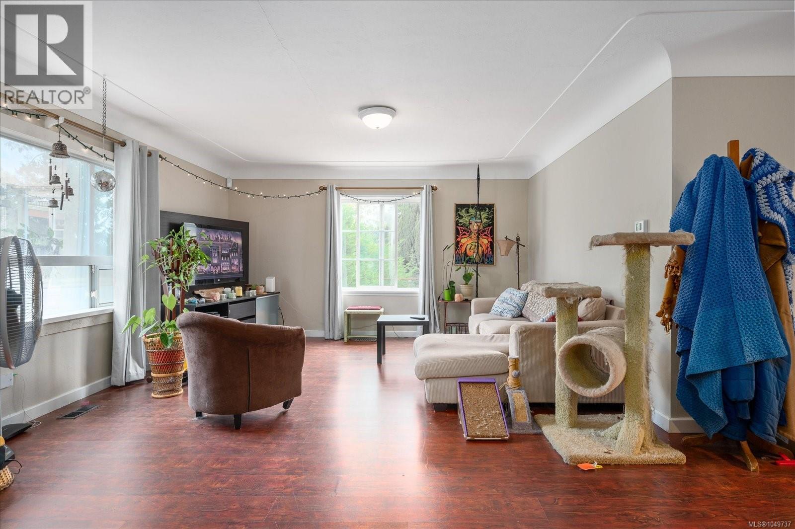 910 Esplanade Ave - Image 32