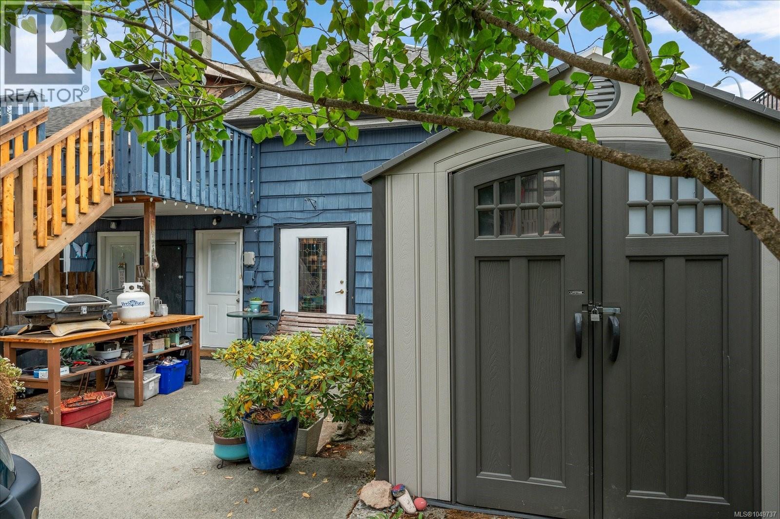 910 Esplanade Ave - Image 38