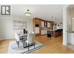 5pc Bathroom - 3817 Centre A Street Ne, Calgary, AB T2E3A5 Photo 7