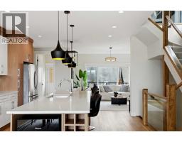 4pc Bathroom - 3817 Centre A Street Ne, Calgary, AB T2E3A5 Photo 6