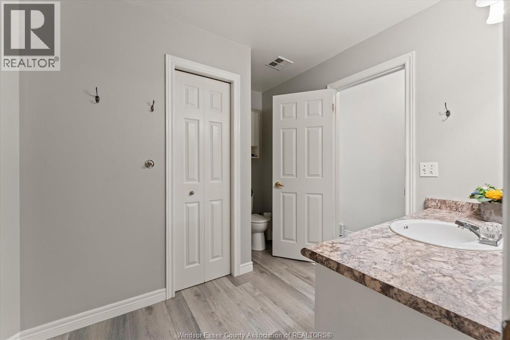 844 COTTAGE GROVE - Image 18