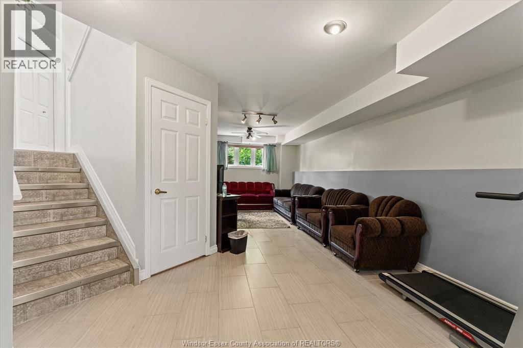 844 COTTAGE GROVE - 19