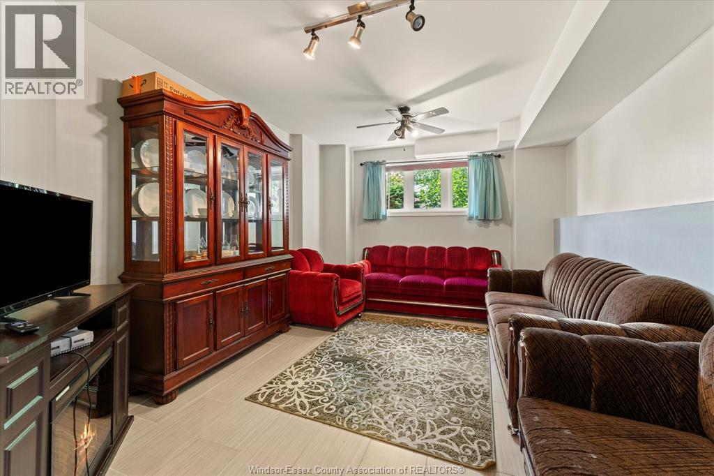 844 COTTAGE GROVE - Image 21