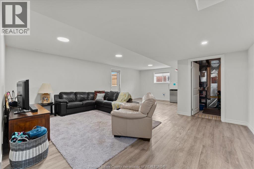 392 CYPRESS LANE - Image 24