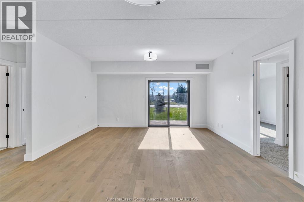 #102 2600 SANDWICH WEST Parkway, LaSalle, Ontario, N9H1H3, LaSalle, Ontario — photo 4 of 5