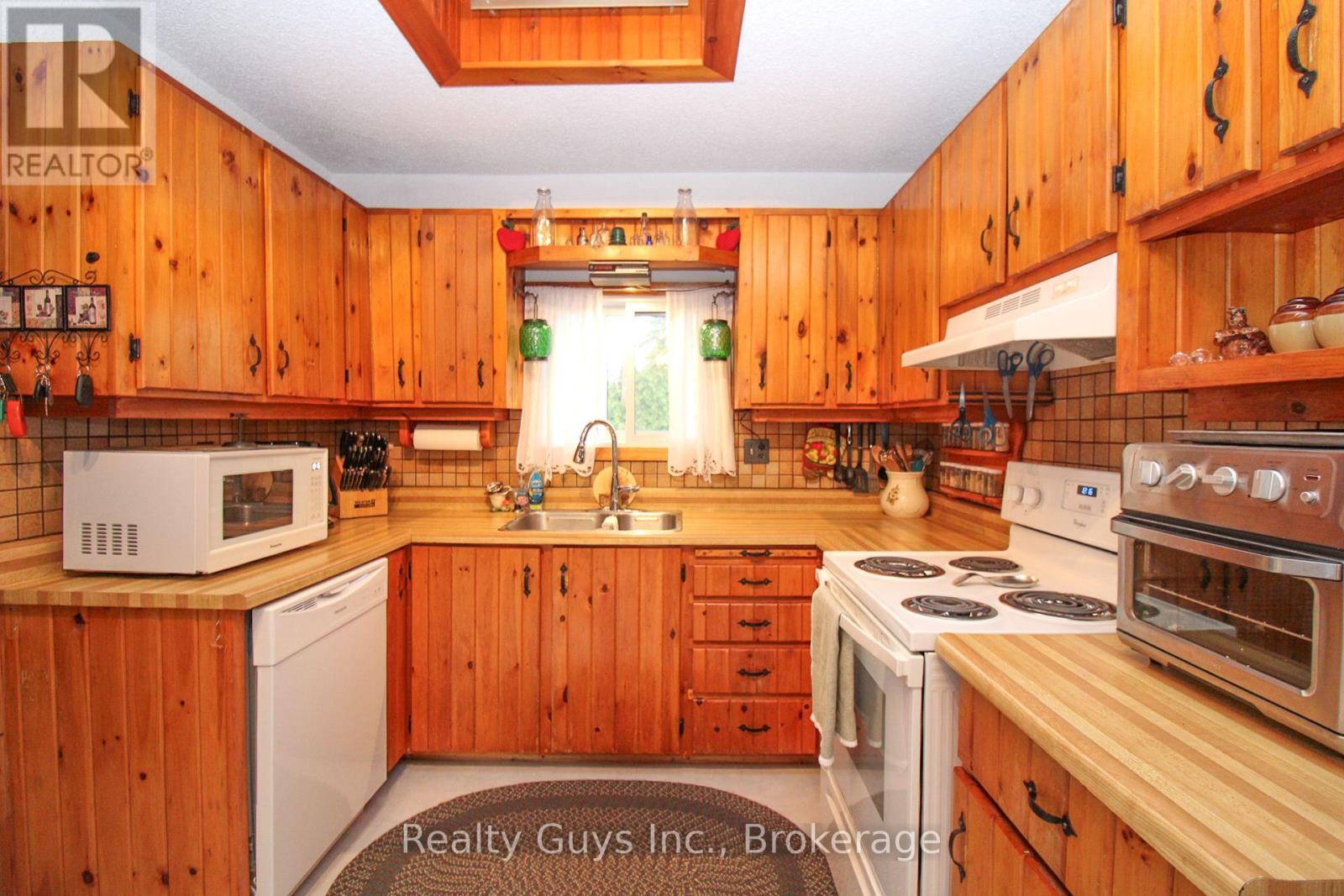 126 LAKESIDE DRIVE - Image 18