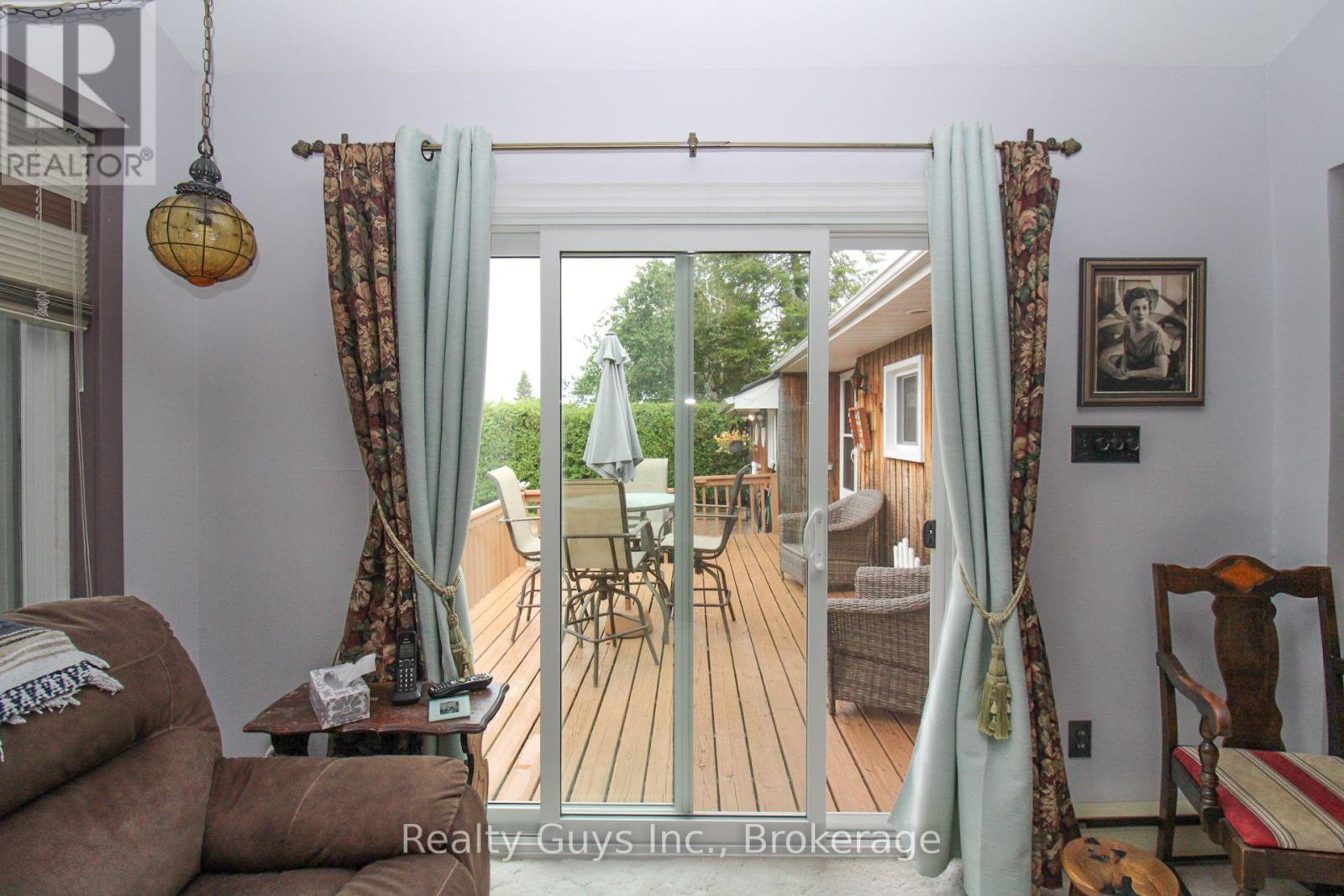 126 LAKESIDE DRIVE - Image 27